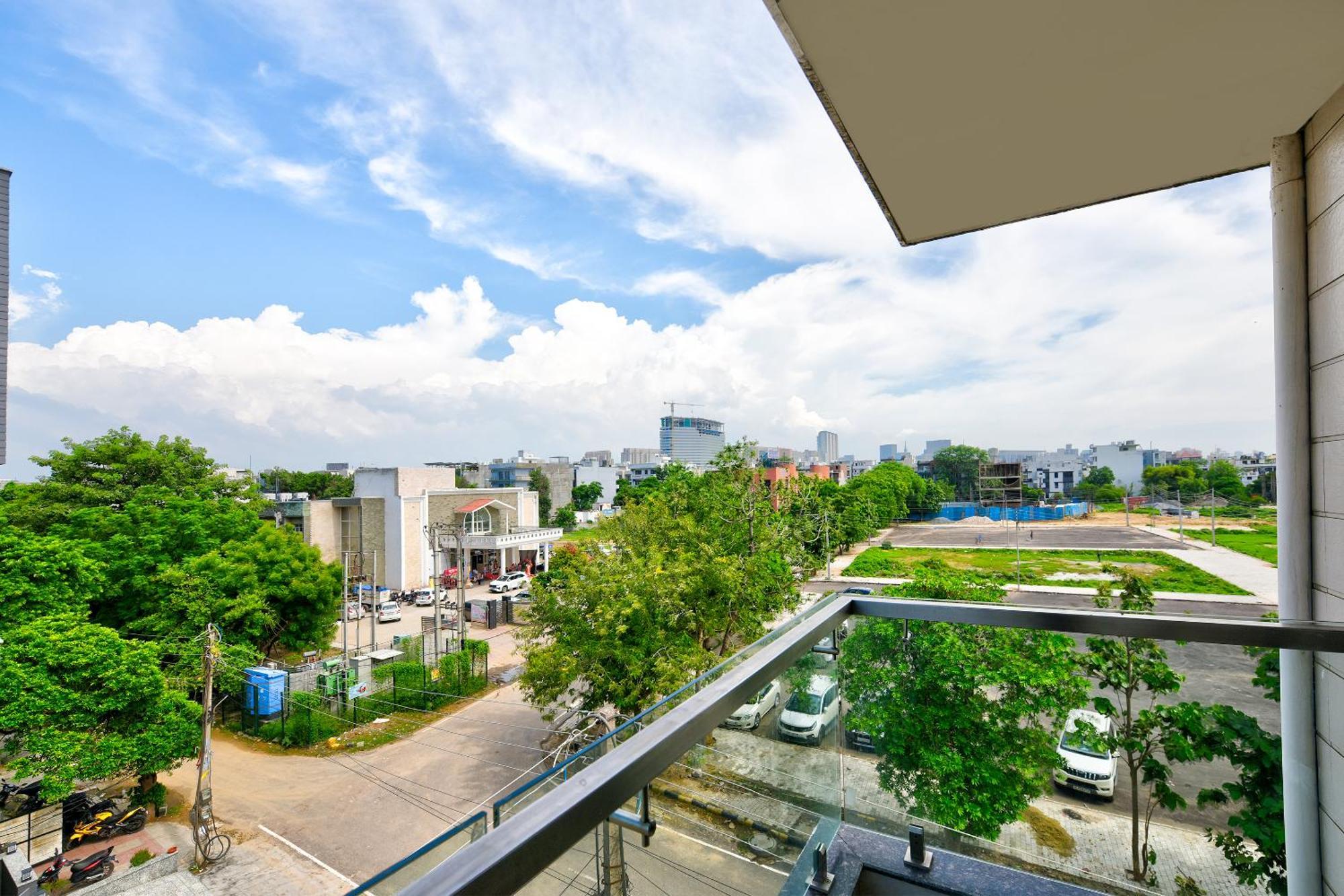 Hotel Leaf 9 Boutique, Near Golf Course Road And Galleria Market Gurgaon Ngoại thất bức ảnh