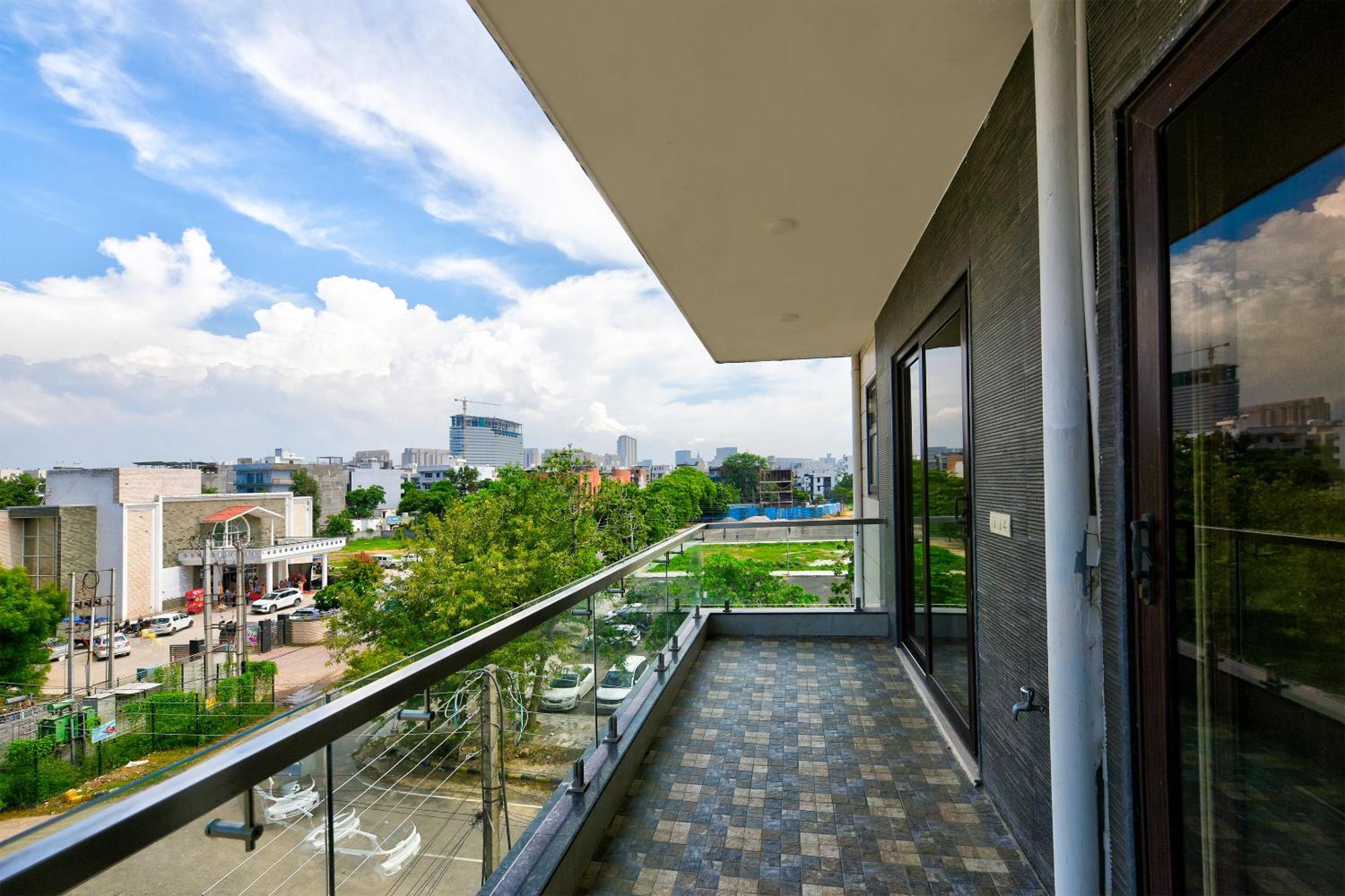 Hotel Leaf 9 Boutique, Near Golf Course Road And Galleria Market Gurgaon Ngoại thất bức ảnh