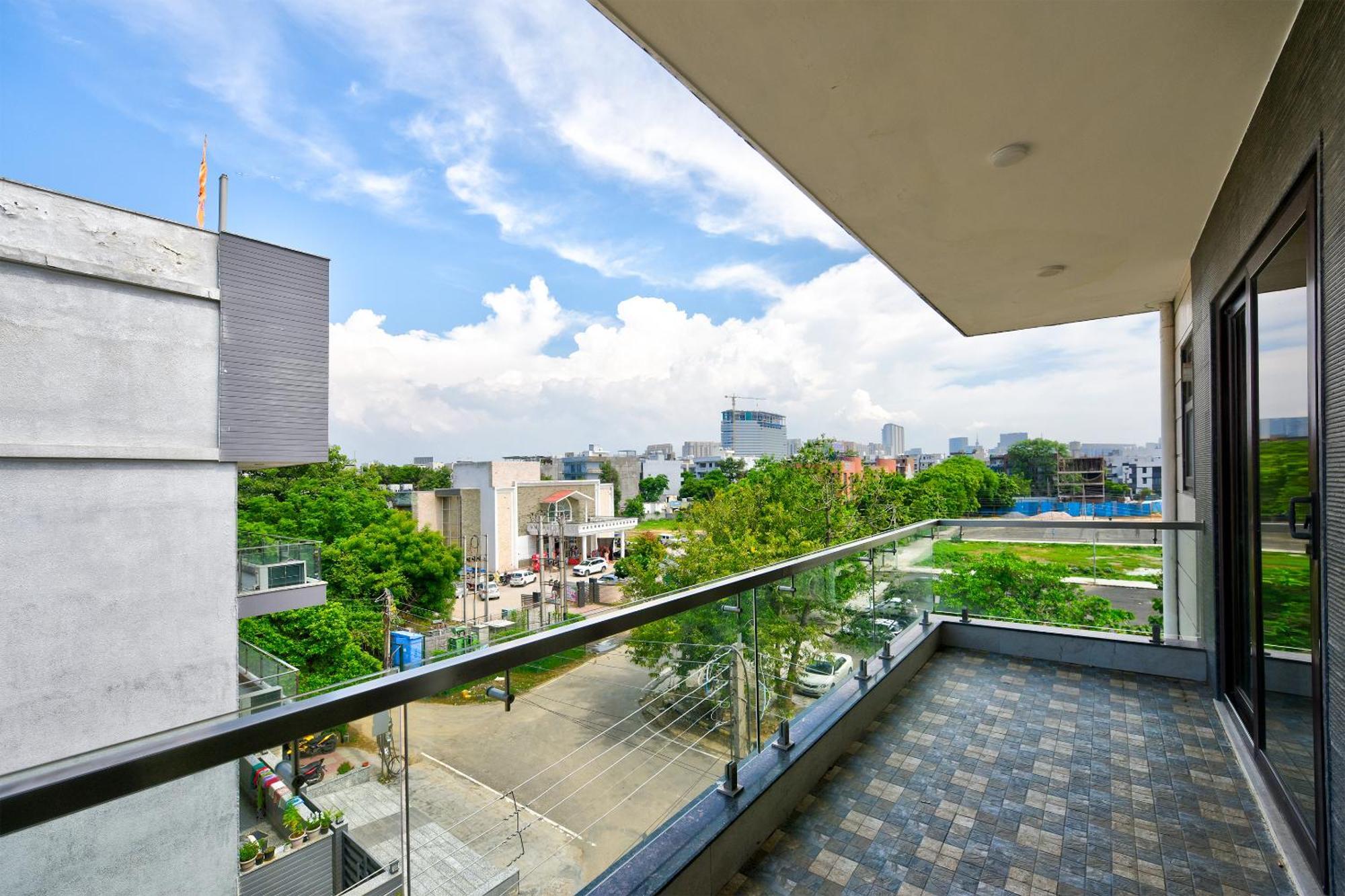 Hotel Leaf 9 Boutique, Near Golf Course Road And Galleria Market Gurgaon Ngoại thất bức ảnh