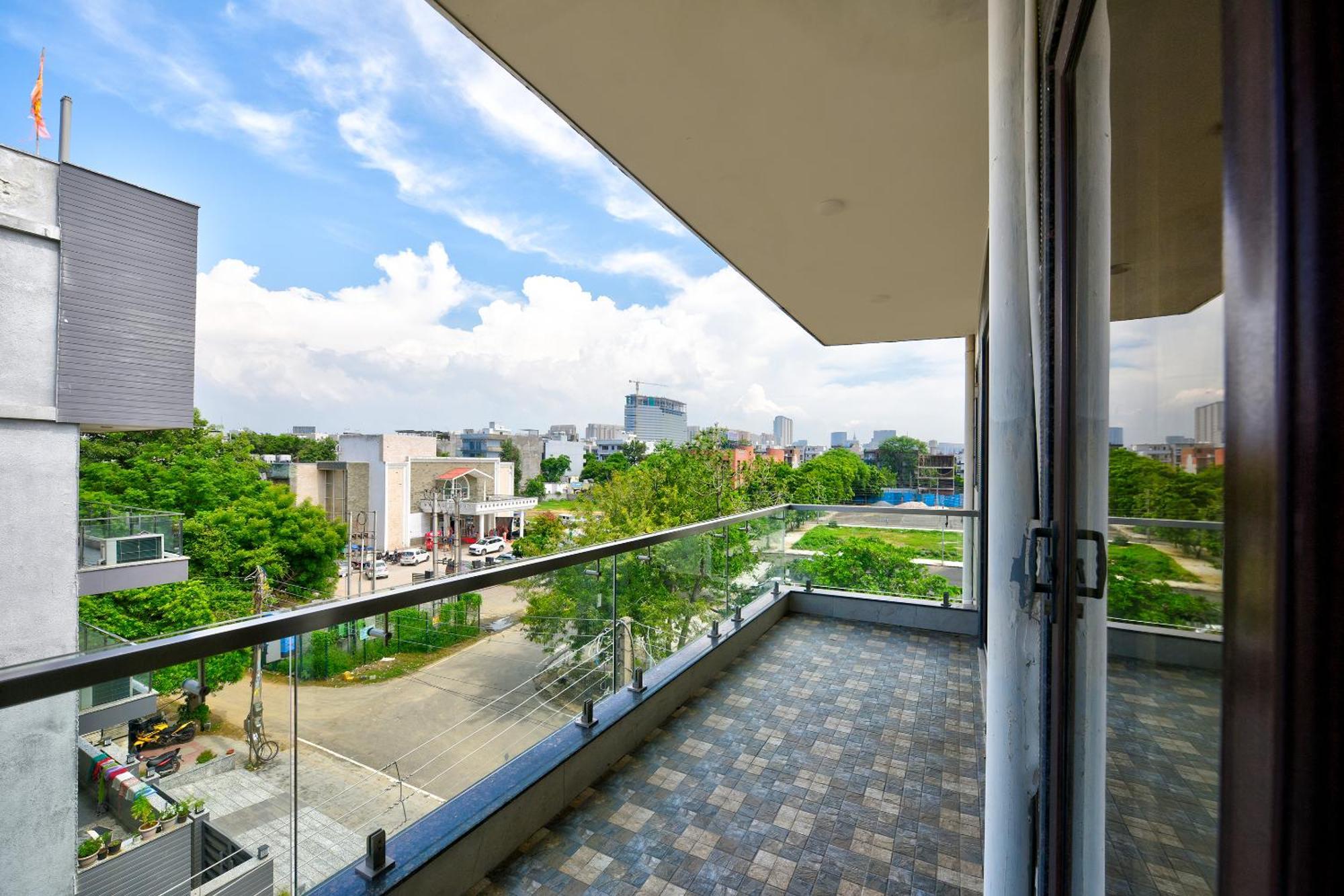 Hotel Leaf 9 Boutique, Near Golf Course Road And Galleria Market Gurgaon Ngoại thất bức ảnh