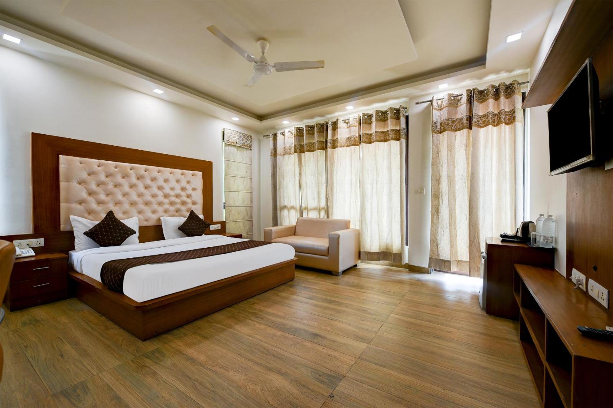 Hotel Leaf 9 Boutique, Near Golf Course Road And Galleria Market Gurgaon Ngoại thất bức ảnh
