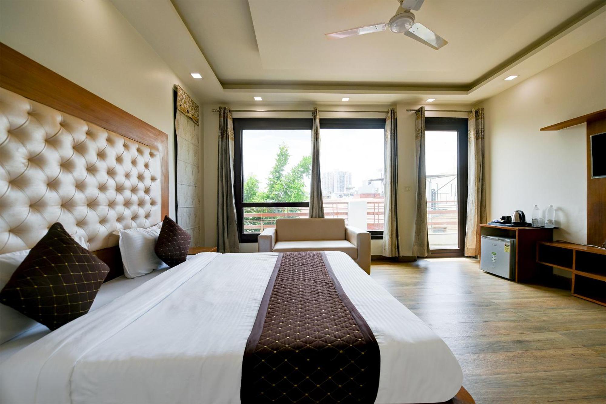 Hotel Leaf 9 Boutique, Near Golf Course Road And Galleria Market Gurgaon Ngoại thất bức ảnh