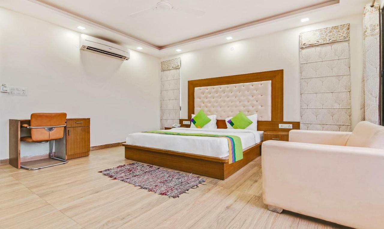 Treebo Trend Amexx Residency Sector 27 Hotel Gurgaon Ngoại thất bức ảnh